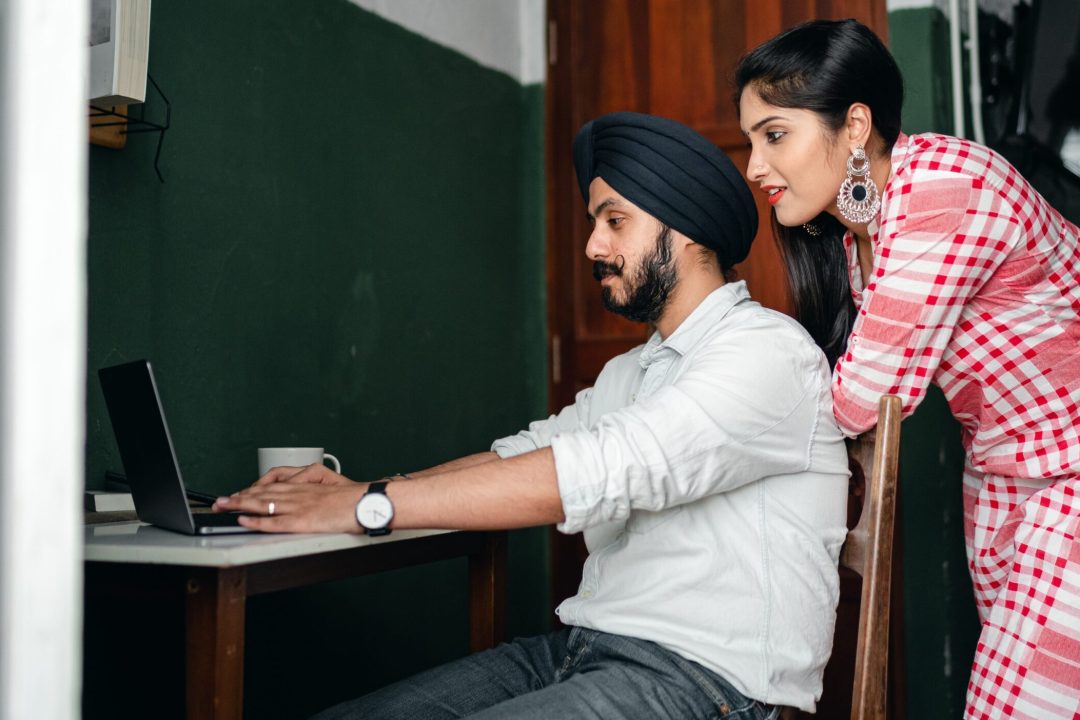 pexels-ketut-subiyanto-4307871